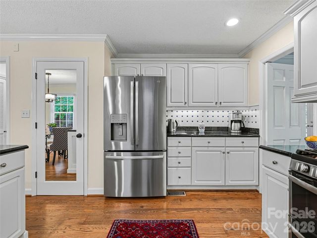 72 Brookwood Road, Asheville, NC 28804