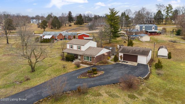 200 Castlerock Dr, Shepherdsville, KY 40165