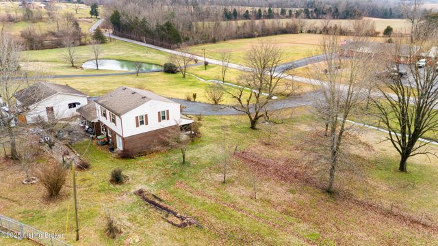 200 Castlerock Dr, Shepherdsville, KY 40165