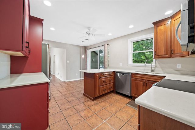 18 WRANGLER RD, Newark, DE 19711