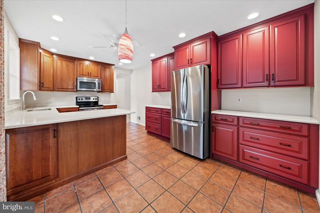 18 WRANGLER RD, Newark, DE 19711