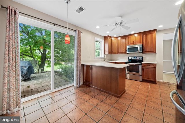 18 WRANGLER RD, Newark, DE 19711