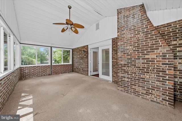 18 WRANGLER RD, Newark, DE 19711