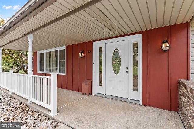 18 WRANGLER RD, Newark, DE 19711