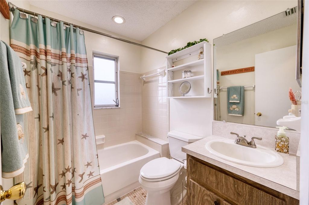 Image 20 of property listing at 3803 41ST STREET COURT W 3803, Bradenton, FL 34205