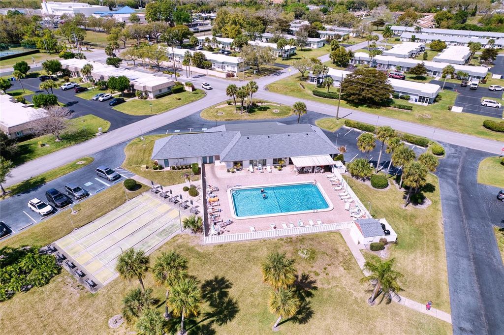 Image 26 of property listing at 3803 41ST STREET COURT W 3803, Bradenton, FL 34205