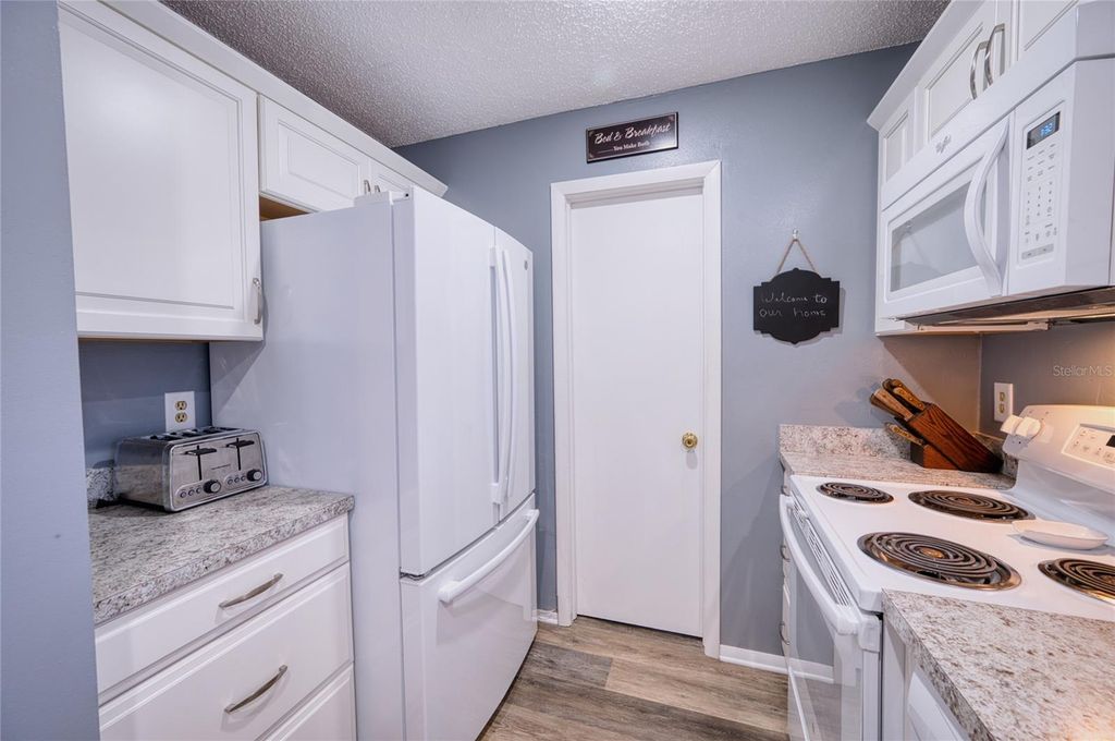 Image 6 of property listing at 3803 41ST STREET COURT W 3803, Bradenton, FL 34205