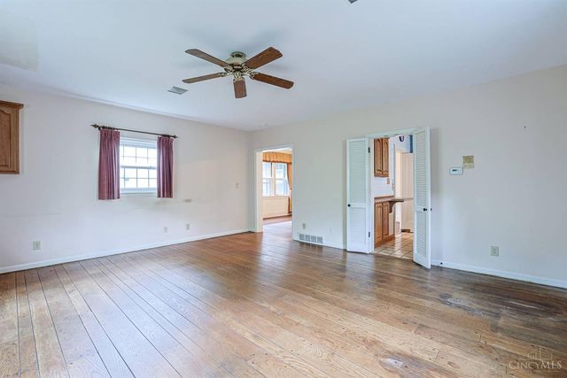 42 Fleming Road, Wyoming, OH 45215