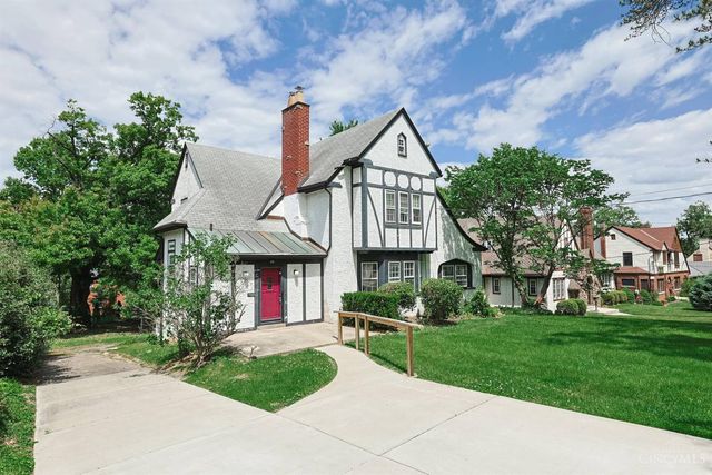 42 Fleming Road, Wyoming, OH 45215