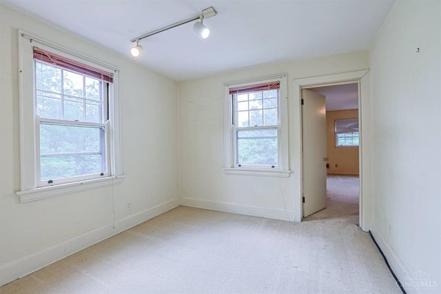 42 Fleming Road, Wyoming, OH 45215