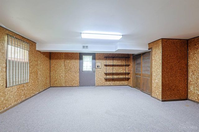 42 Fleming Road, Wyoming, OH 45215
