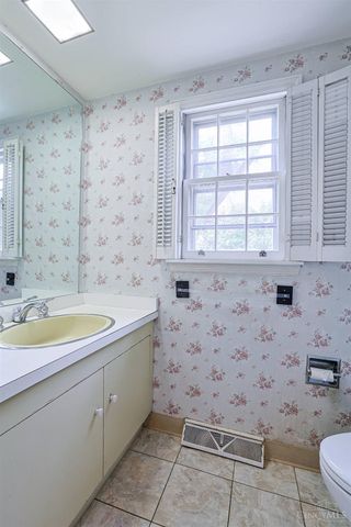 42 Fleming Road, Wyoming, OH 45215