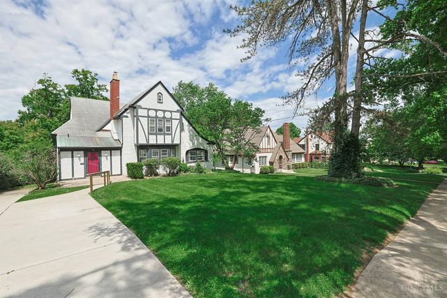 42 Fleming Road, Wyoming, OH 45215
