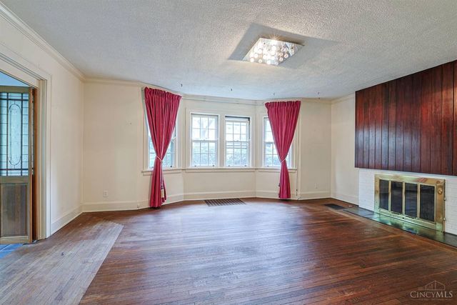 42 Fleming Road, Wyoming, OH 45215