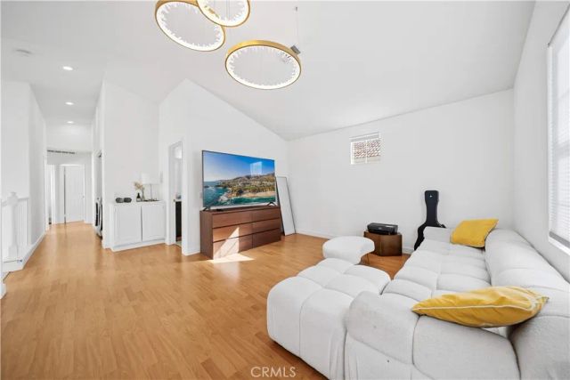 13050 Arborwalk Ln, Tustin, CA 92782