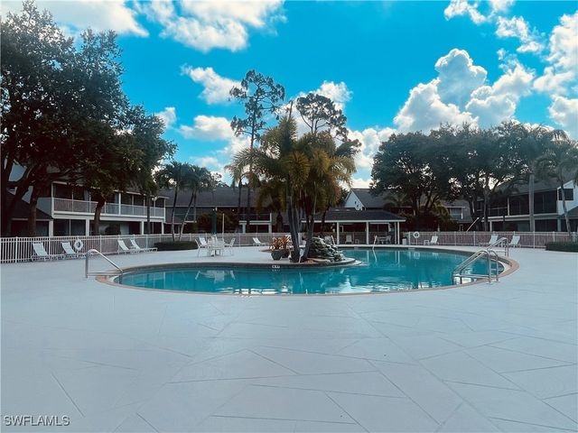 1090 Partridge CIR 201, Naples, FL 34104