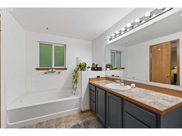 11616 LEWIS RIVER Rd, Ariel, WA 98603