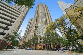 25 E SUPERIOR Street 2805, Chicago, IL 60611
