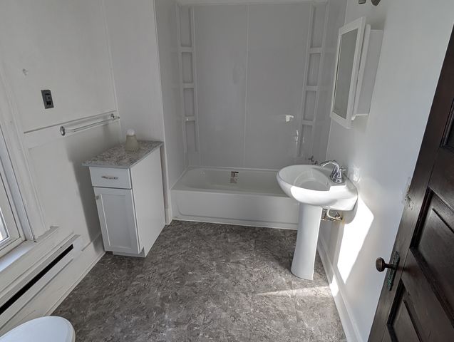 2940 5th Avenue, Rock Island, IL 61201