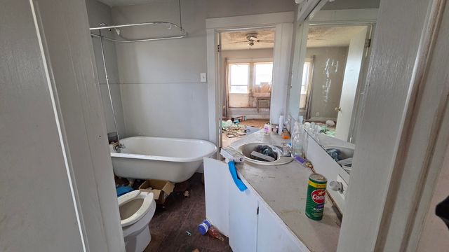 800 S 10th Street, Slaton, TX 79364