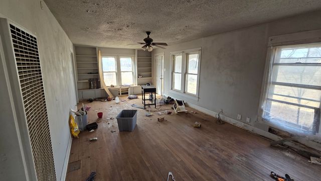 800 S 10th Street, Slaton, TX 79364