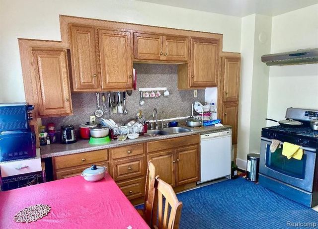 3929 Caniff Street, Hamtramck, MI 48212