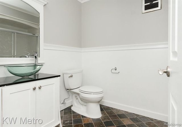 2377 Walton Boulevard 11, Rochester Hills, MI 48309