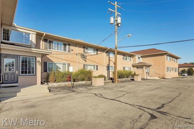 2377 Walton Boulevard 11, Rochester Hills, MI 48309