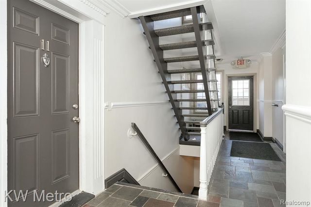 2377 Walton Boulevard 11, Rochester Hills, MI 48309