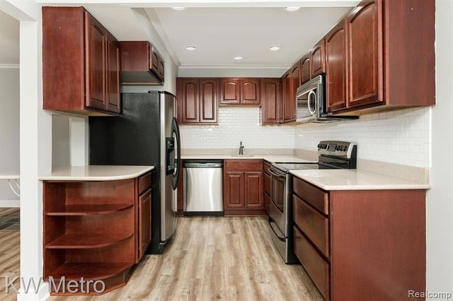 2377 Walton Boulevard 11, Rochester Hills, MI 48309