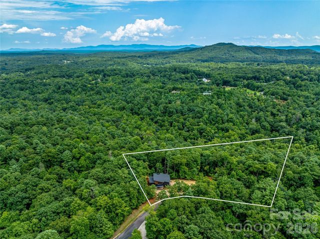 1180 West Lake Road, Marion, NC 28752