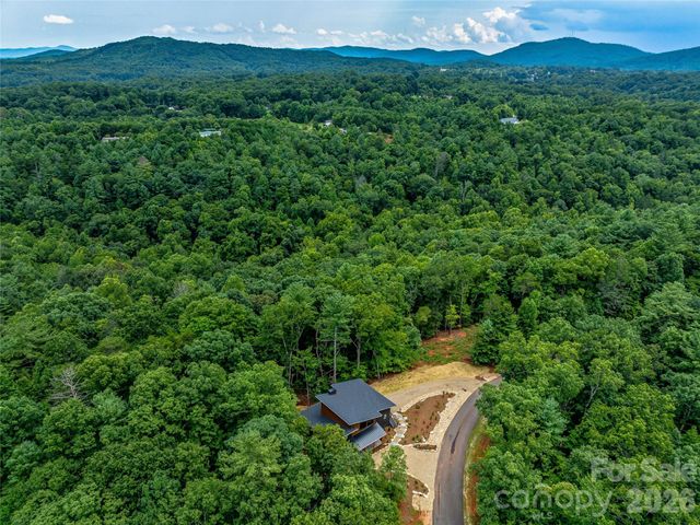 1180 West Lake Road, Marion, NC 28752