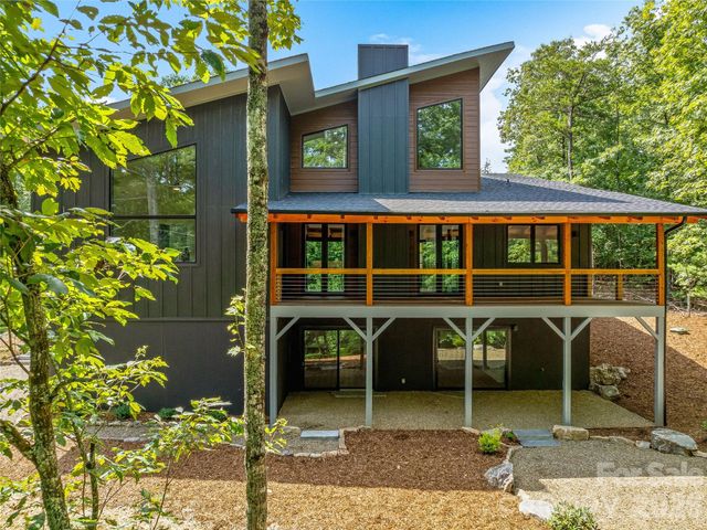1180 West Lake Road, Marion, NC 28752