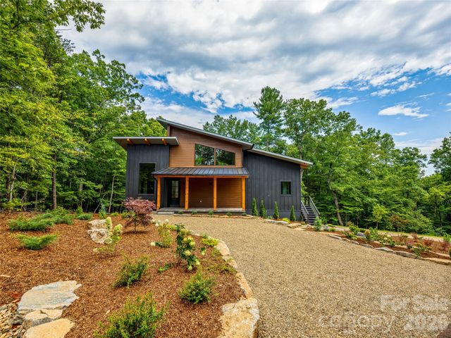 1180 West Lake Road, Marion, NC 28752