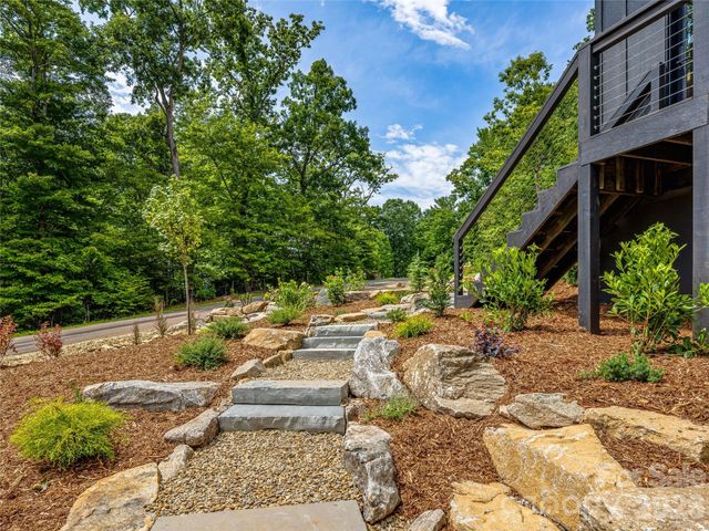 1180 West Lake Road, Marion, NC 28752