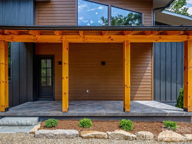 1180 West Lake Road, Marion, NC 28752