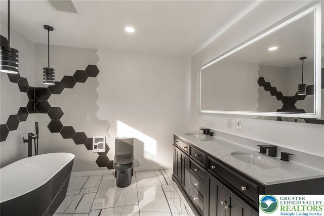 2641 Yellowstone Drive, Chestnuthill Twp, PA 18610