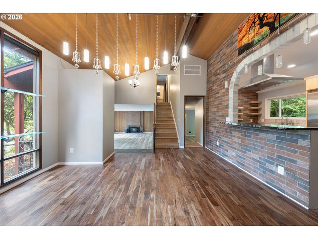 35 DA VINCI St, Lake Oswego, OR 97035