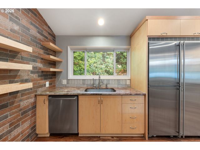 35 DA VINCI St, Lake Oswego, OR 97035