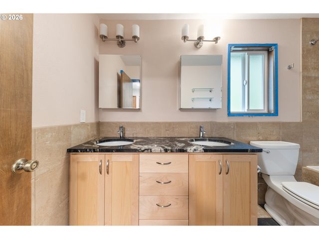 35 DA VINCI St, Lake Oswego, OR 97035