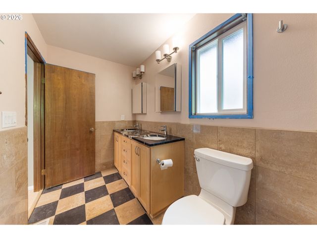 35 DA VINCI St, Lake Oswego, OR 97035