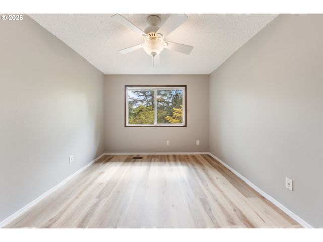 35 DA VINCI St, Lake Oswego, OR 97035