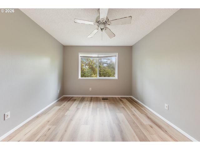 35 DA VINCI St, Lake Oswego, OR 97035