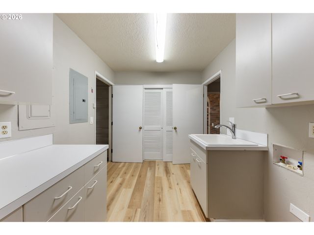 35 DA VINCI St, Lake Oswego, OR 97035