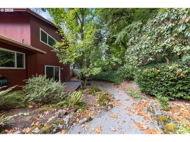 35 DA VINCI St, Lake Oswego, OR 97035