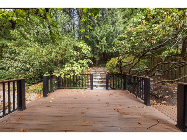 35 DA VINCI St, Lake Oswego, OR 97035