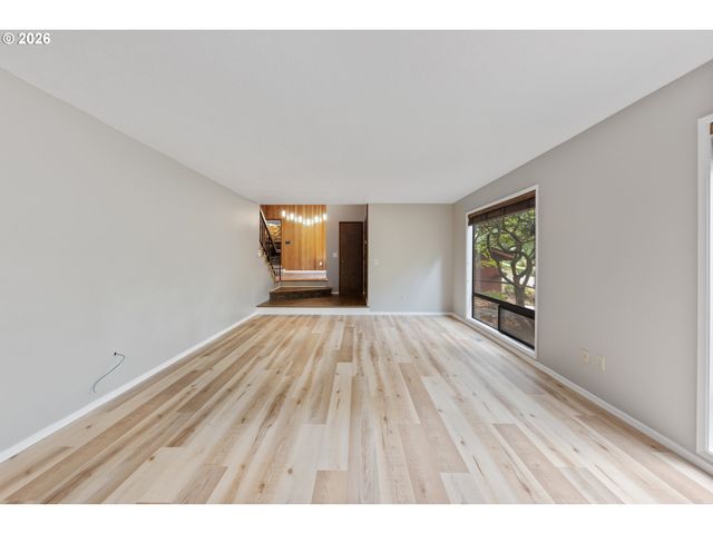 35 DA VINCI St, Lake Oswego, OR 97035