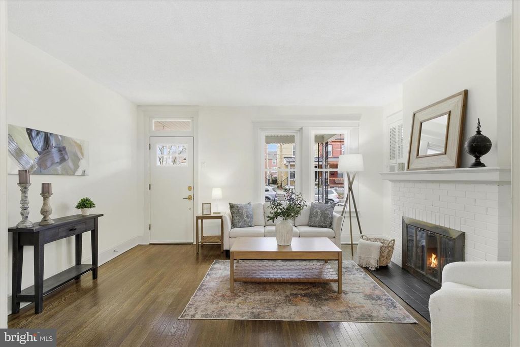 Image 7 of property listing at 929 EDGEWOOD AVE, Lancaster, PA 17603