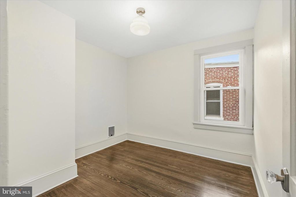 Image 22 of property listing at 929 EDGEWOOD AVE, Lancaster, PA 17603