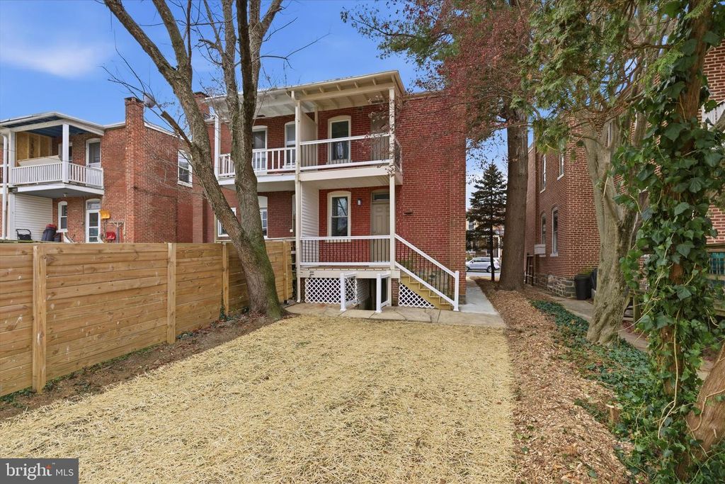 Image 30 of property listing at 929 EDGEWOOD AVE, Lancaster, PA 17603